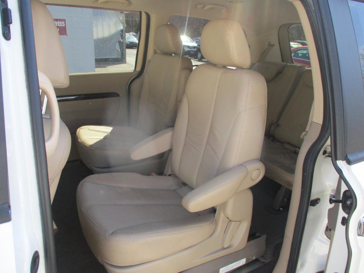 2012 WHITE Kia Sedona (KNDMH4C75C6) with an 3.8L L4 DOHC 24V engine, AUTOMATIC transmission, located at 540a Delsea Drive, Sewell, NJ, 08080, (856) 589-6888, 39.752560, -75.111206 - Photo#20